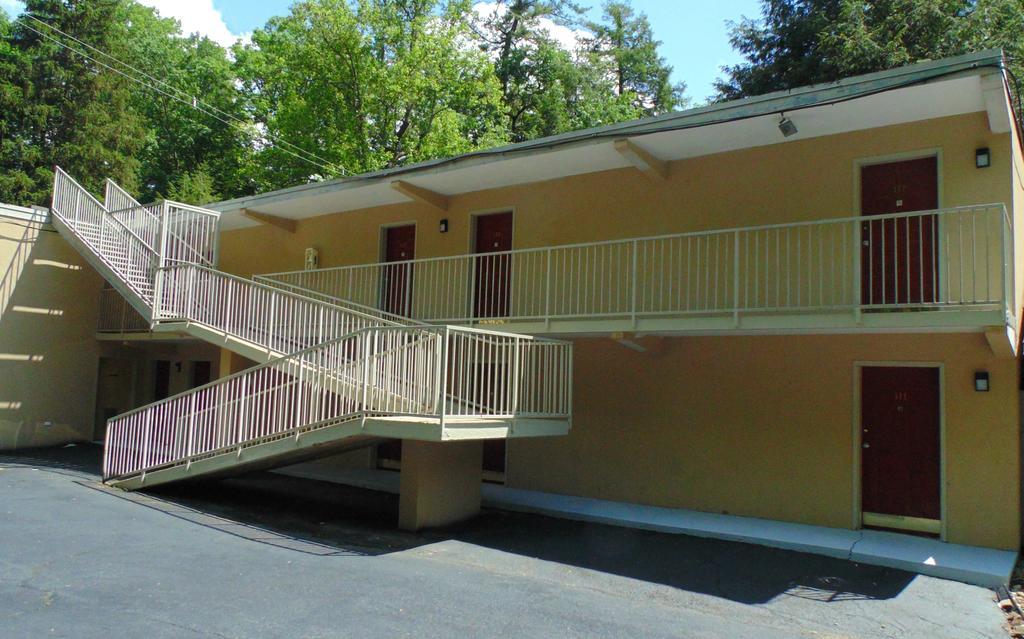 Terrace Inn On The Water Гетлинбург Екстериор снимка